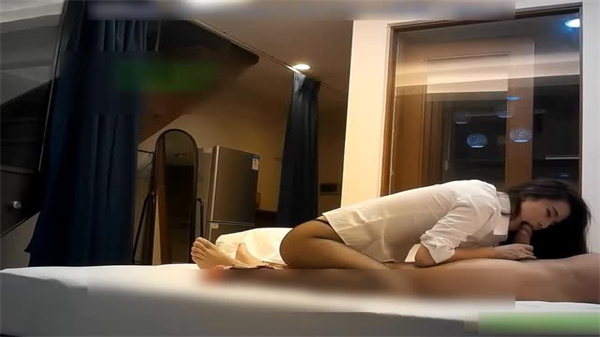 黑丝OL开档大长腿，性感美女欲火焚身挡不住！