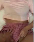 学生妹真空上阵！穿着衣服爆操内射，极品嫩穴狂喷