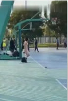 正妹脱衣加油变发骚，被爆操到眼翻白喊爸爸